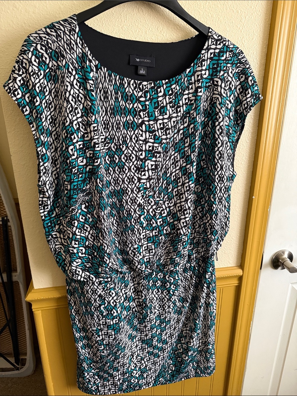 AB Studio Black, White & Teal Geometric Cap-Sleeve TunicTunic top or dress.